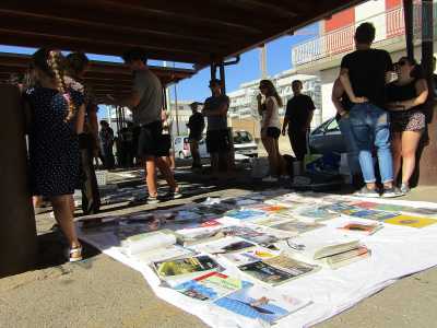 A Triggiano da una quindicina anni � presente un�area dove �come una volta� gli adolescenti possono riunirsi per comprare e vendere i libri scolastici usati. Si tratta del mercato ortofrutticolo di via Oberdan